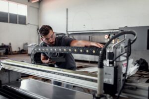 Pladesaks og pladebukker – uundværlige værktøjer i moderne byggeri